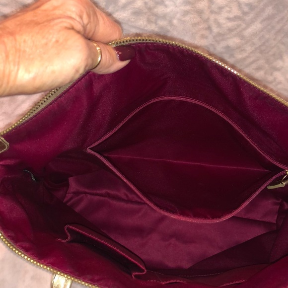 Gorgeous Coach red heart gold 15x13x4 rare find bag - Picture 12 of 12
